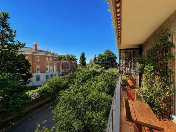 appartamento in vendita a Roma in zona Appio Latino