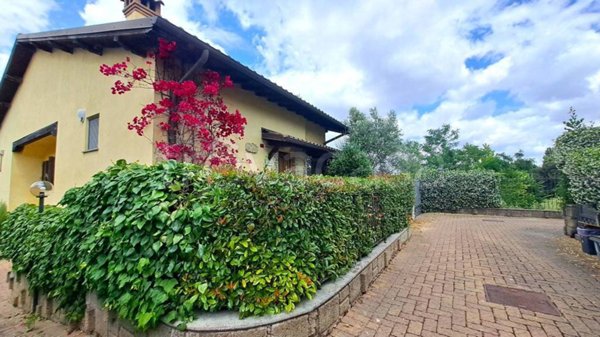 casa indipendente in vendita a Roma in zona Massimina/Casal Lumbroso