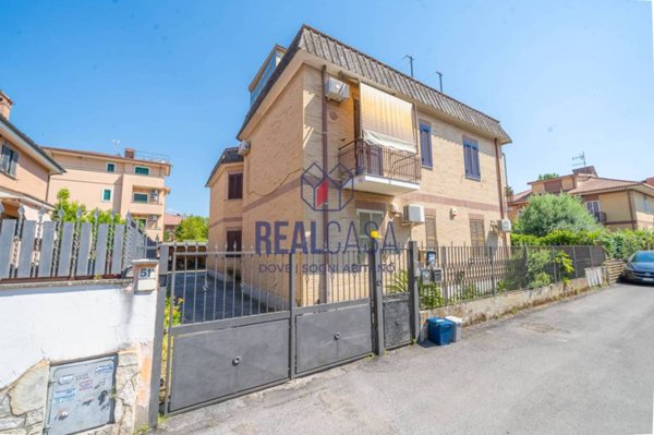 appartamento in vendita a Roma in zona Casal Morena