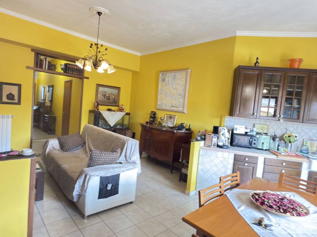 appartamento in vendita a Roma in zona Torre Angela