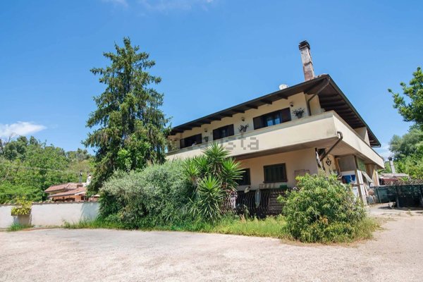 appartamento in vendita a Roma in zona Selva Candida