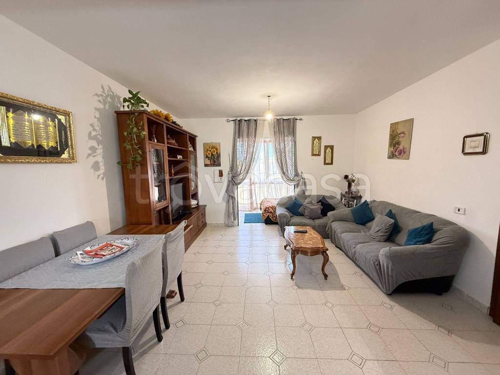 appartamento in vendita a Roma in zona Torre Angela