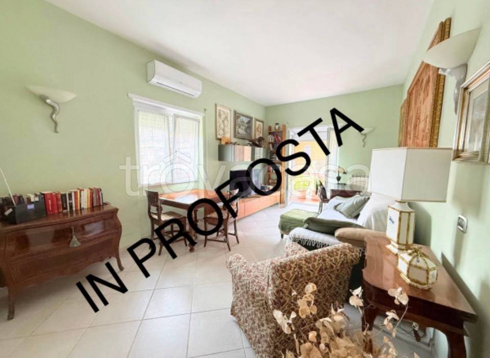appartamento in vendita a Roma in zona Ostia