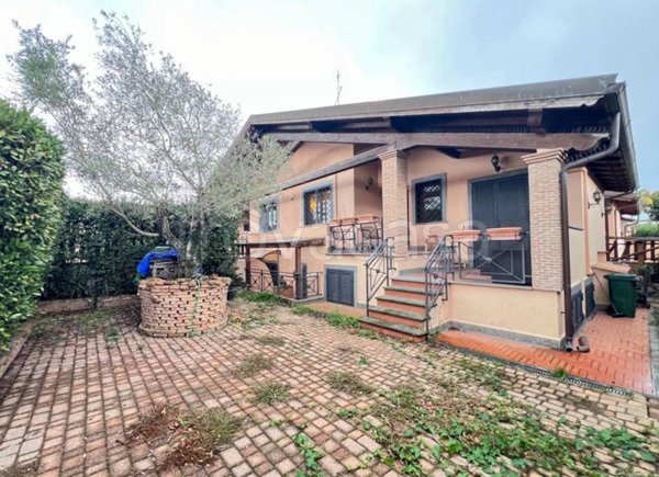 casa indipendente in vendita a Roma in zona Infernetto