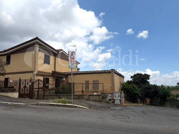 appartamento in vendita a Roma in zona Massimina/Casal Lumbroso