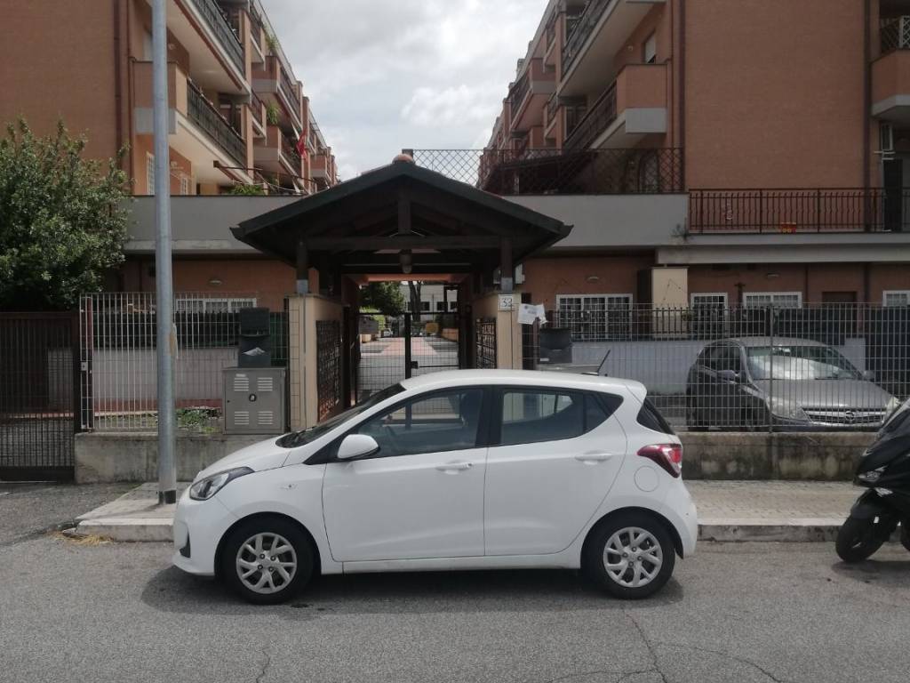 appartamento in vendita a Roma in zona Sette Bagni
