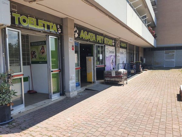 negozio in vendita a Roma in zona Casal Boccone