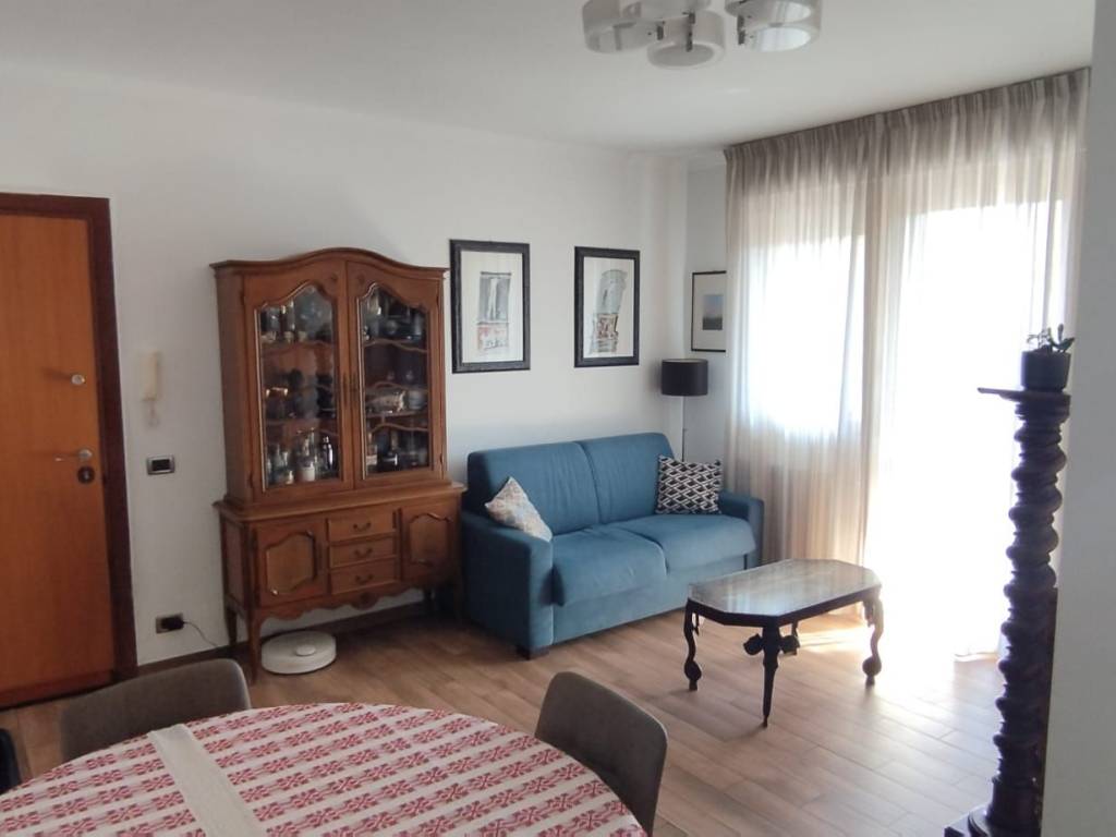 appartamento in vendita a Roma in zona Acilia
