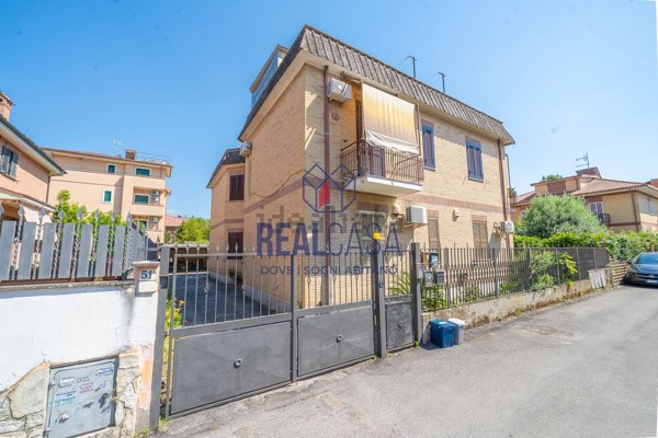 appartamento in vendita a Roma in zona Casal Morena