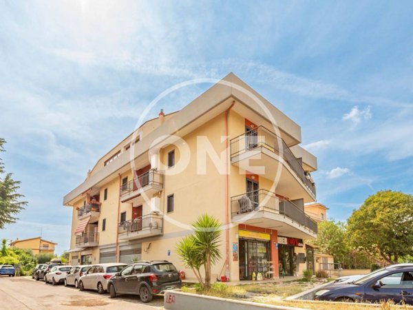 appartamento in vendita a Roma in zona Castelverde
