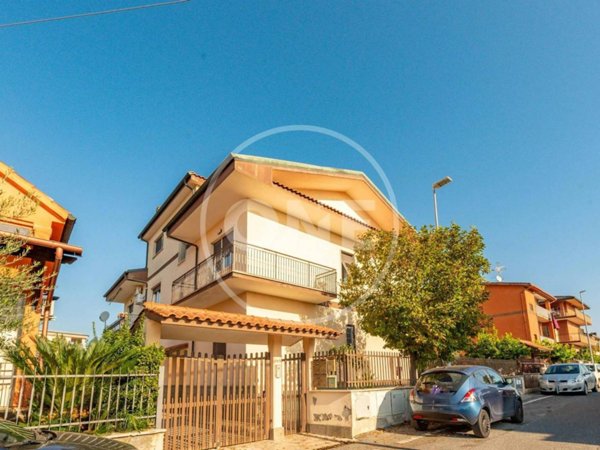 appartamento in vendita a Roma in zona Prenestino-Centocelle