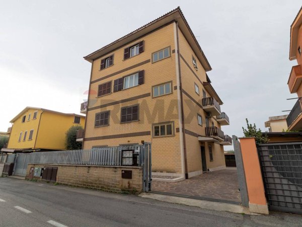 appartamento in vendita a Roma in zona Borghesiana