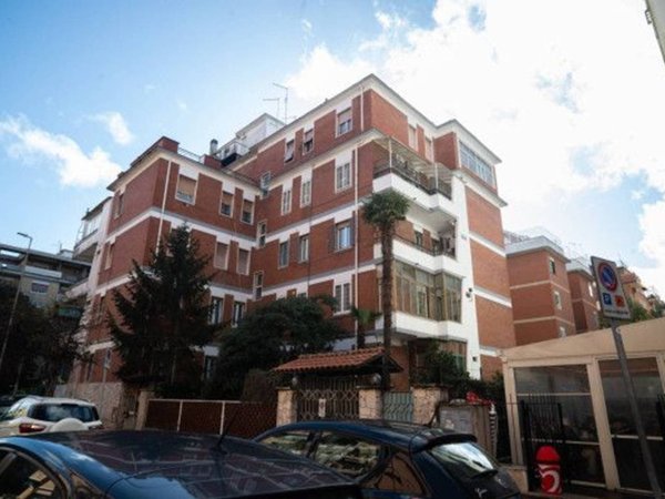 appartamento in vendita a Roma in zona Ostia