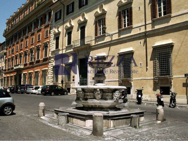 ufficio in vendita a Roma in zona Centro Storico