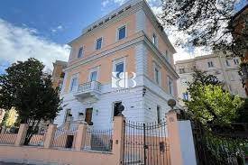 intera palazzina in vendita a Roma