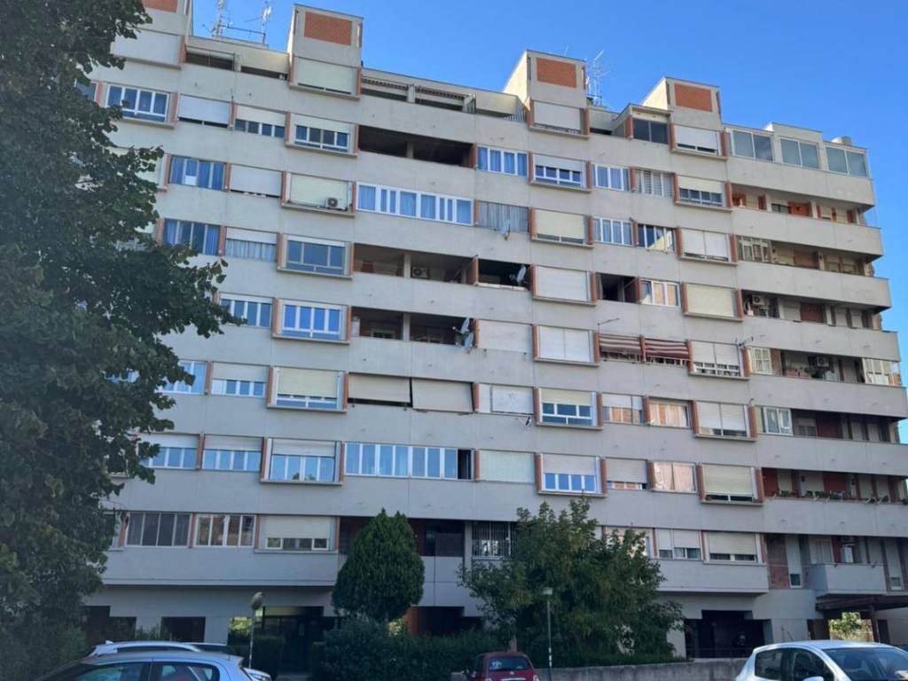 appartamento in vendita a Roma in zona Spinaceto