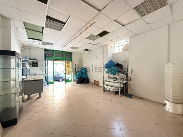 locale commerciale in vendita a Roma in zona Prenestino-Centocelle
