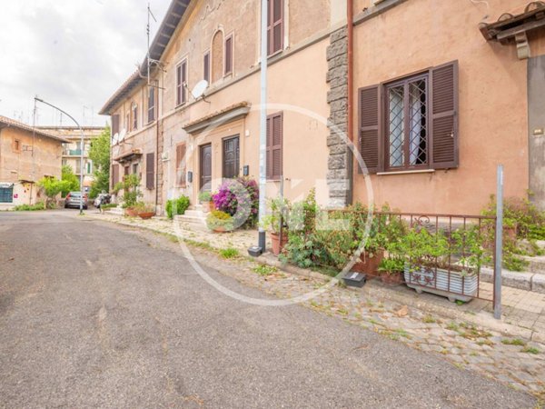appartamento in vendita a Roma in zona Ostiense