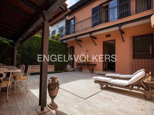 casa indipendente in vendita a Roma in zona Trastevere