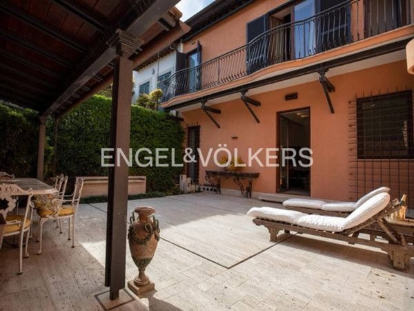 casa indipendente in vendita a Roma in zona Trastevere