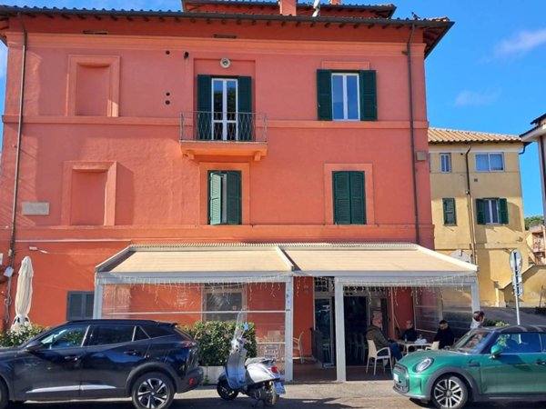 negozio in vendita a Roma in zona Ardeatino