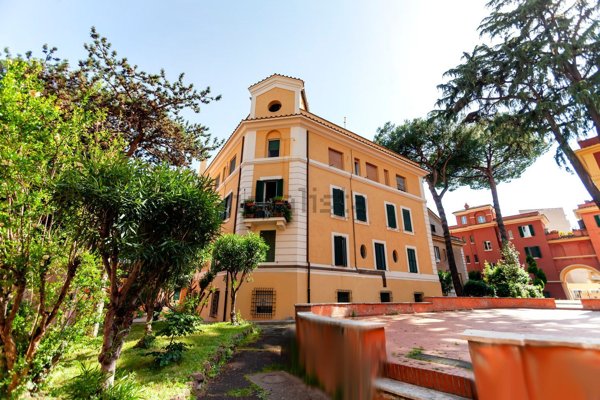 appartamento in vendita a Roma in zona Nomentano