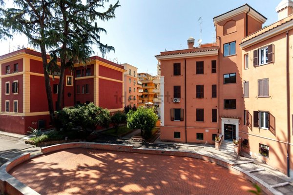 appartamento in vendita a Roma in zona Nomentano