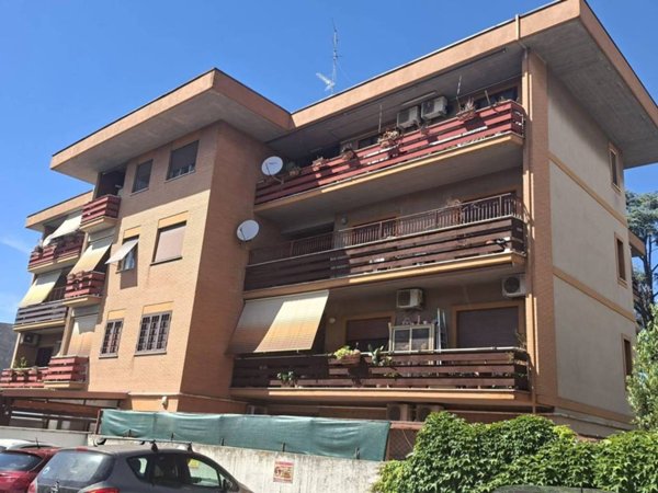 appartamento in vendita a Roma in zona Finocchio
