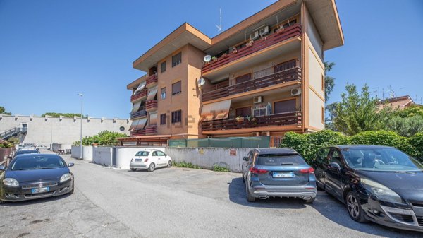 appartamento in vendita a Roma in zona Finocchio