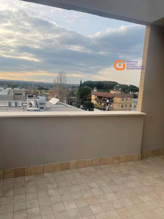 appartamento in vendita a Roma in zona Tor Cervara