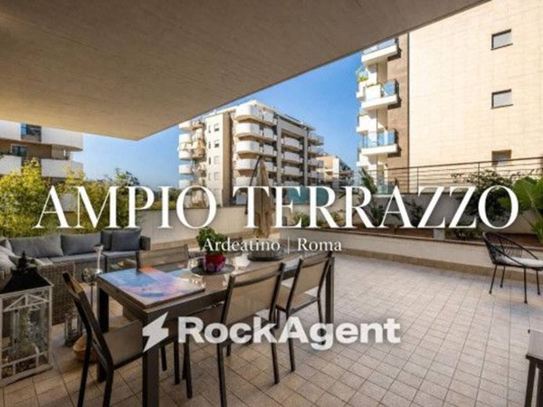 appartamento in vendita a Roma in zona Ardeatino