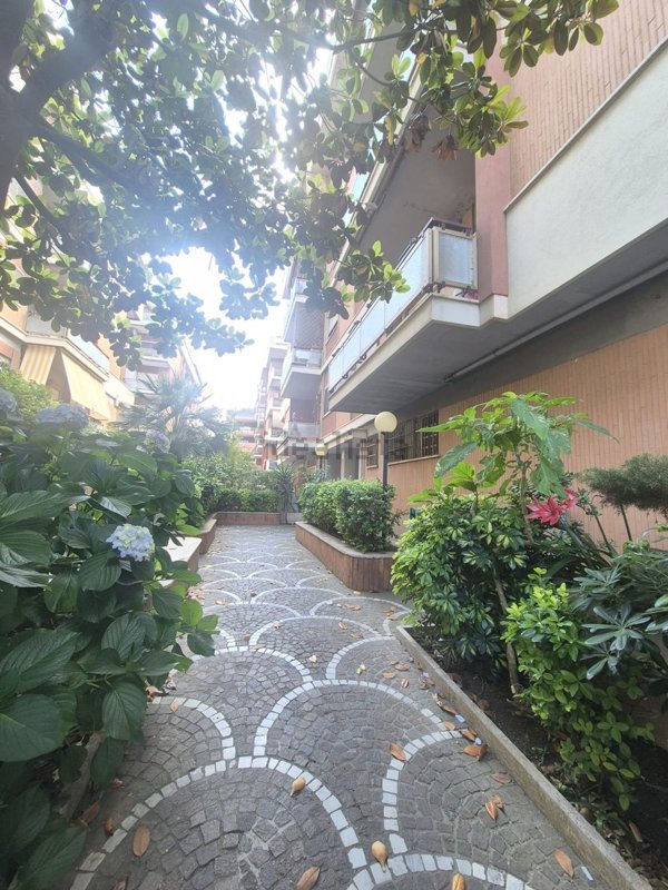 appartamento in vendita a Roma in zona Ostia