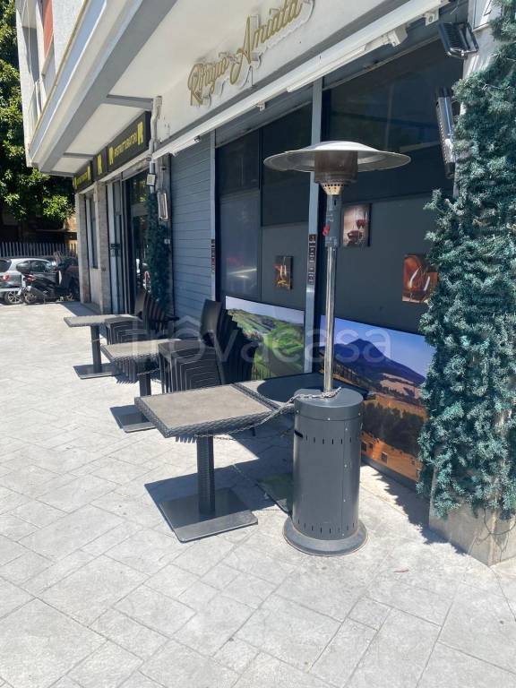 negozio in vendita a Roma in zona Tor di Quinto