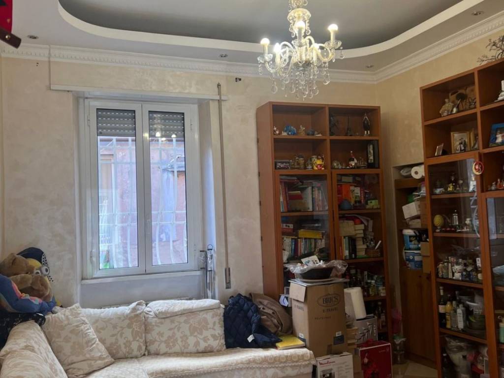 appartamento in vendita a Roma in zona Castro Pretorio