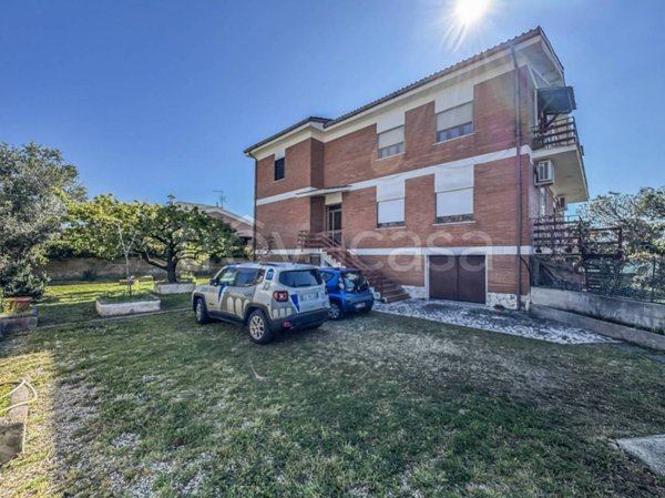 appartamento in vendita a Roma in zona Longarina