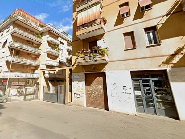negozio in vendita a Roma in zona Prenestino-Centocelle