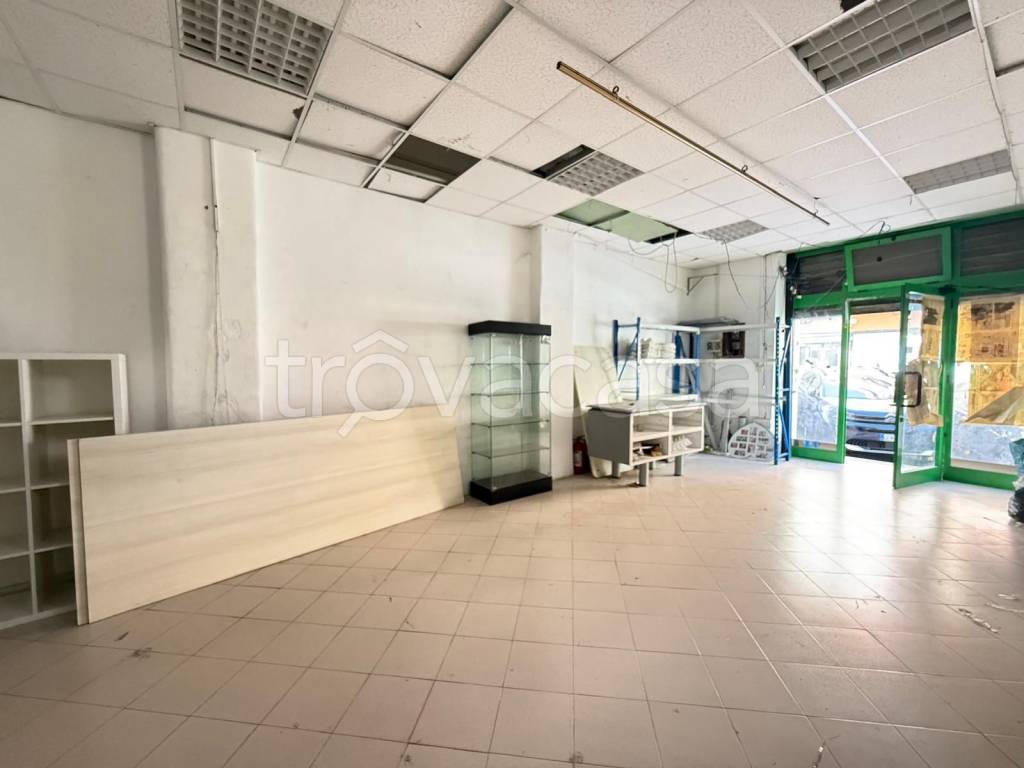 negozio in vendita a Roma in zona Prenestino-Centocelle