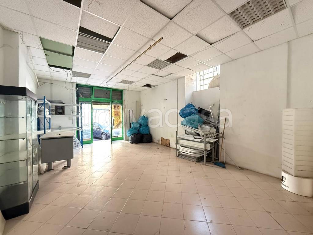negozio in vendita a Roma in zona Prenestino-Centocelle