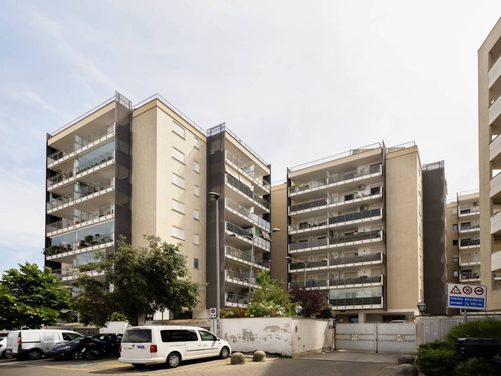 appartamento in vendita a Roma in zona Fonte Laurentina