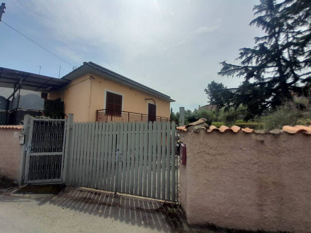 appartamento in vendita a Roma in zona Borghesiana