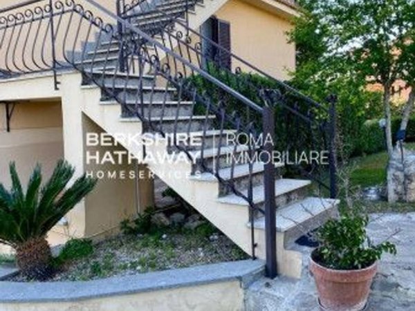 casa indipendente in vendita a Roma in zona Castel di Guido