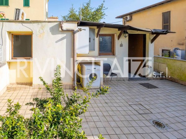 appartamento in vendita a Roma in zona Corviale