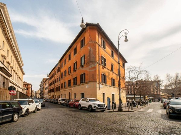 appartamento in vendita a Roma in zona Trastevere