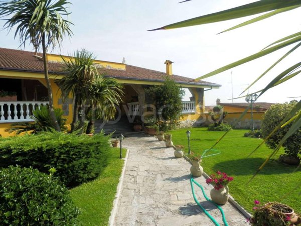 casa indipendente in vendita a Roma in zona Casalotti