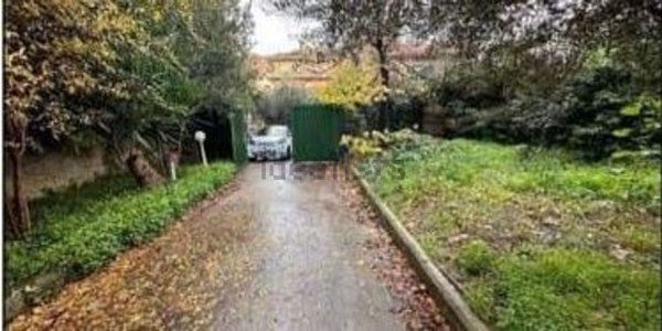 casa indipendente in vendita a Roma in zona Massimina/Casal Lumbroso
