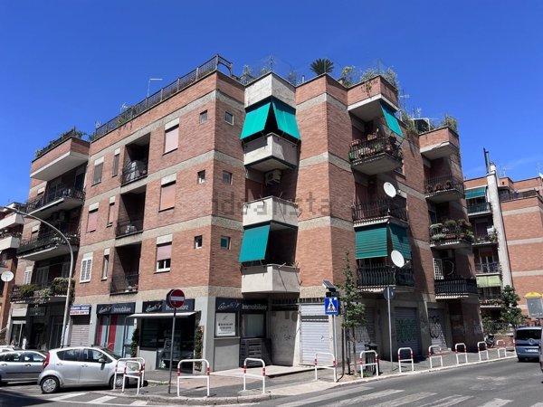 appartamento in vendita a Roma in zona Portuense