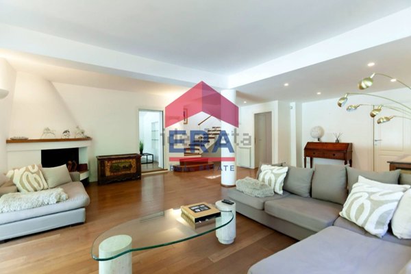 casa indipendente in vendita a Roma in zona Massimina/Casal Lumbroso