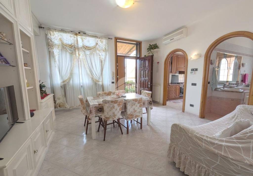 appartamento in vendita a Roma in zona Casal Morena