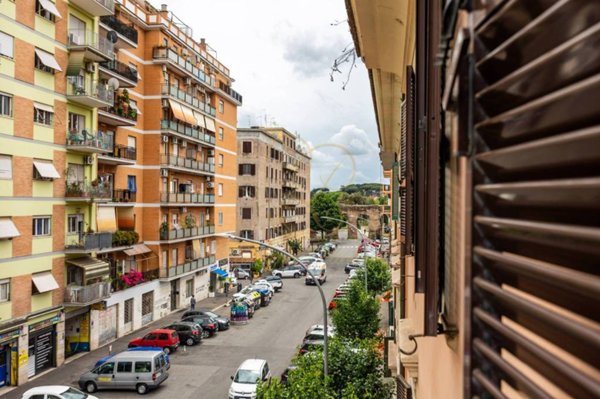 appartamento in vendita a Roma in zona Tuscolano