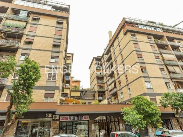 appartamento in vendita a Roma in zona Ostiense